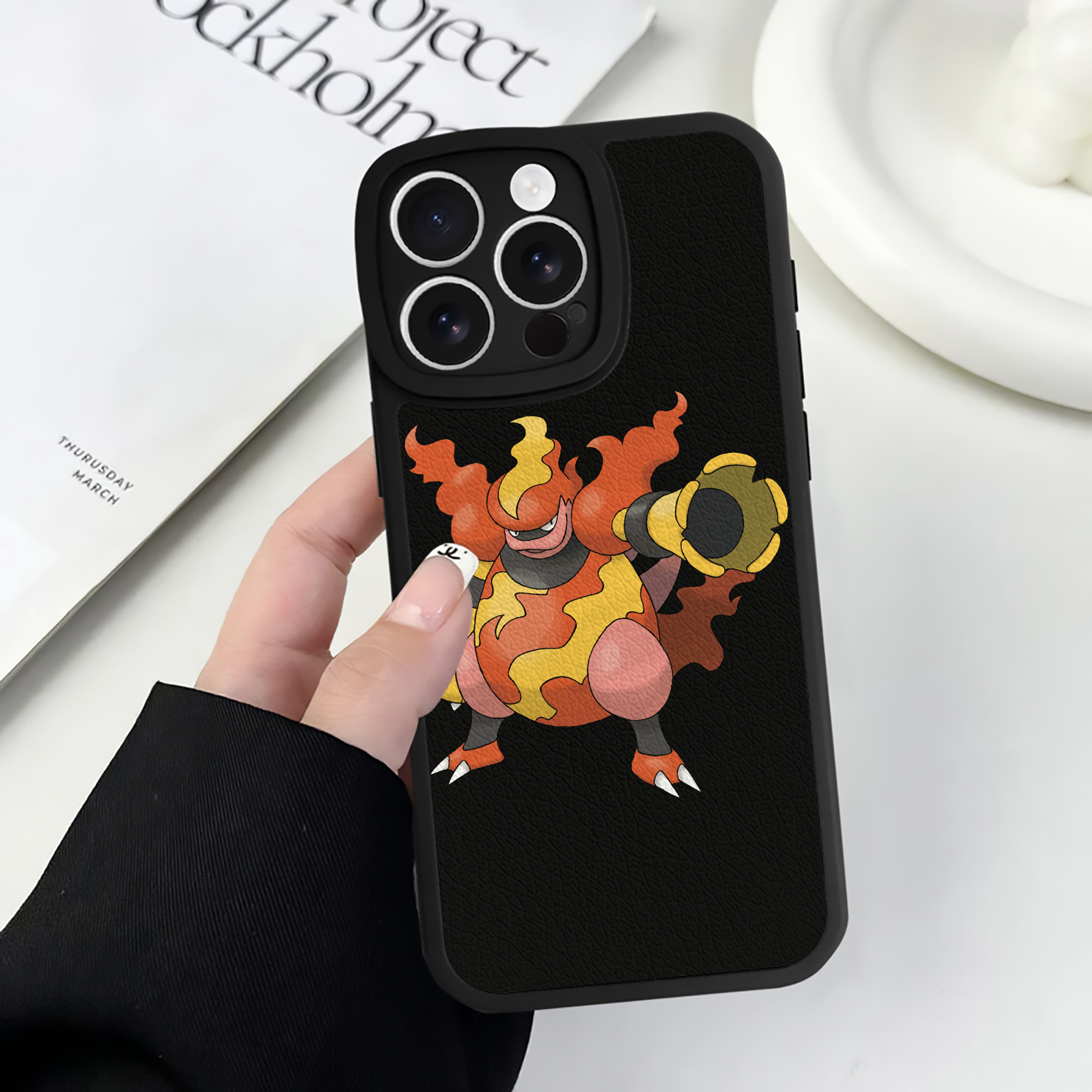 （画像用） ポケットモンスター Pokémon 【iPhone 16シリーズ対応】シリコンスマホケース（レザー調） 材質：シリコン